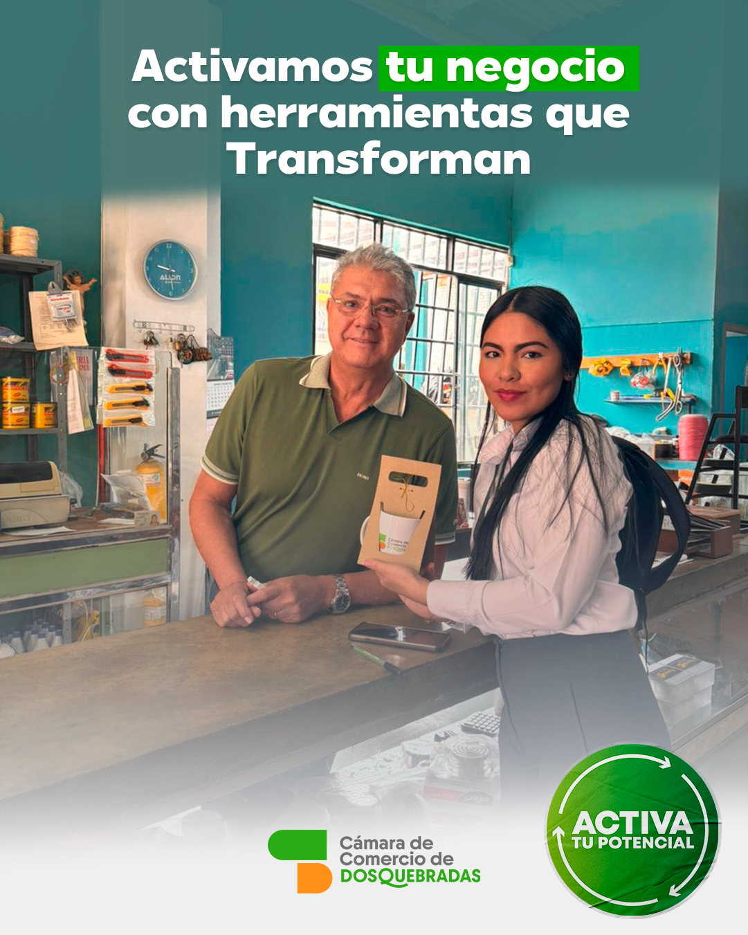 Empresario Feliz de brazos cruzados