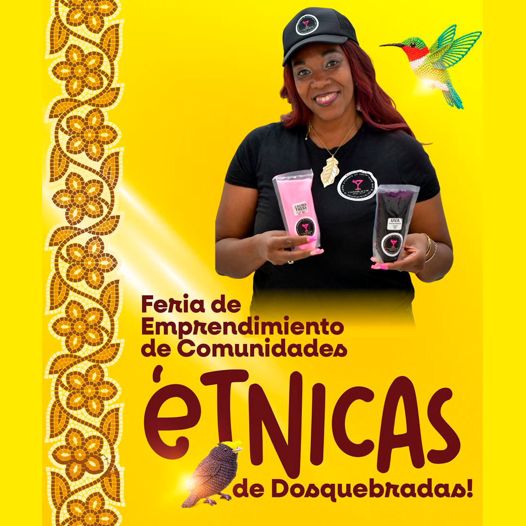 Mujer trabajando en computador